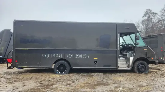 Picture of 2010-freightliner-mt55-chassis-truck-delivery